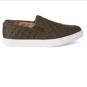 Steve Madden Quilted Sneaker (olive)